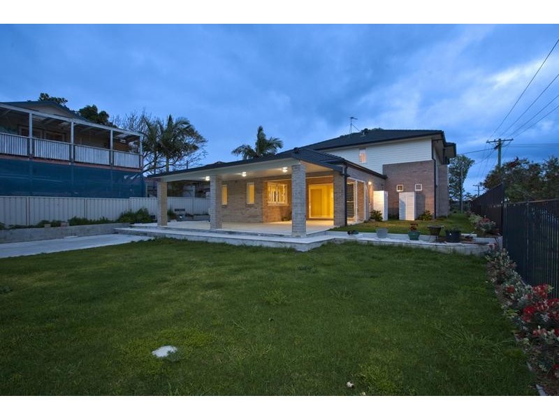 18 Hutchinson Street, Redhead NSW 2290