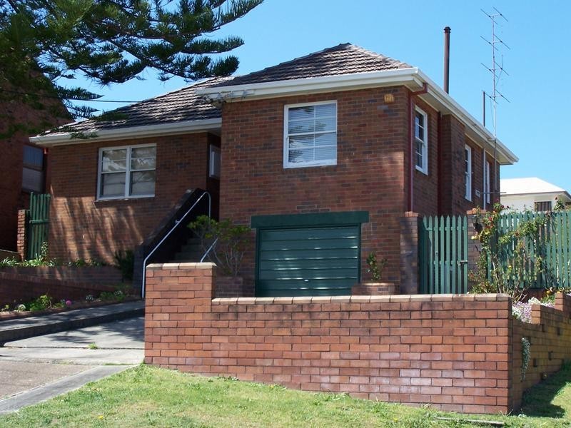 40 Hutchinson Street, Redhead NSW 2290