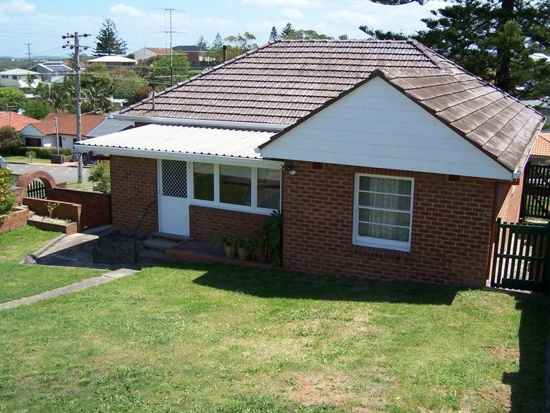 40 Hutchinson Street, Redhead NSW 2290