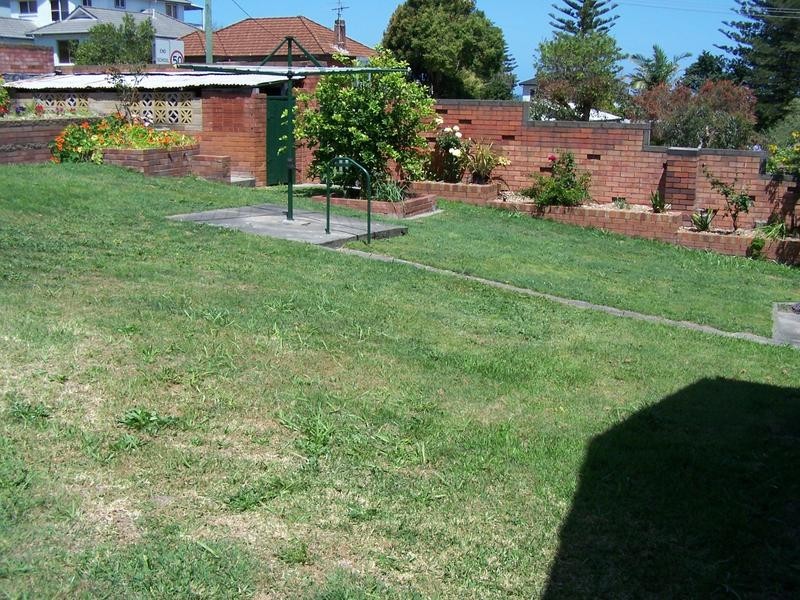 40 Hutchinson Street, Redhead NSW 2290