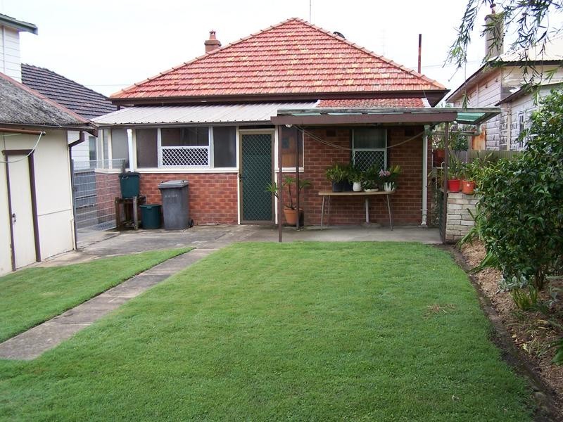 24 Albert Street, Belmont NSW 2280