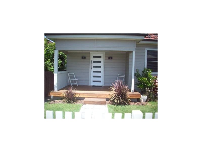 6 Marks Street, Belmont NSW 2280