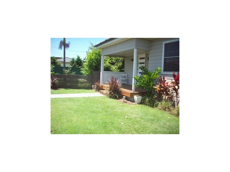 6 Marks Street, Belmont NSW 2280