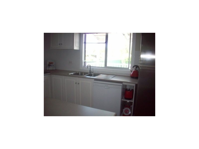 6 Marks Street, Belmont NSW 2280