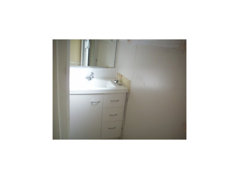 8a Young Road, Broadmeadow NSW 2292