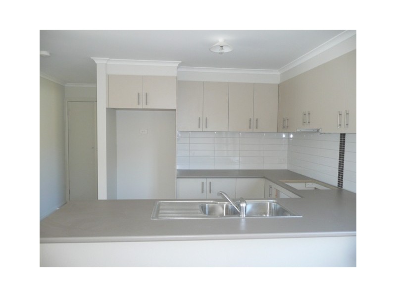 4/25 Deutgam Street, Werribee VIC 3030