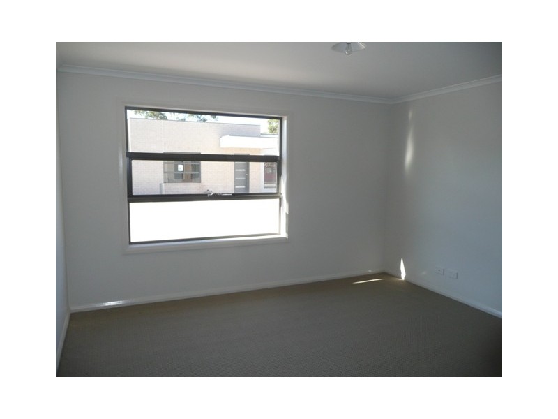 4/25 Deutgam Street, Werribee VIC 3030