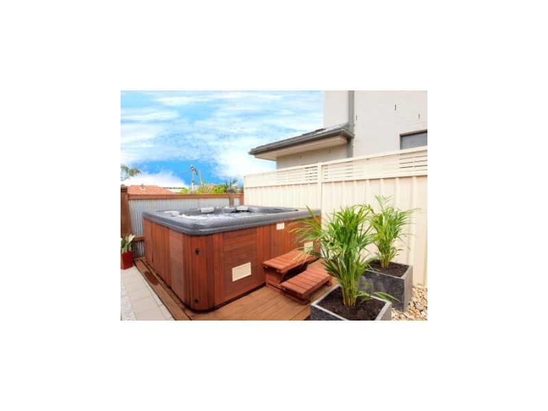 6 Seascape Drive, Redhead NSW 2290