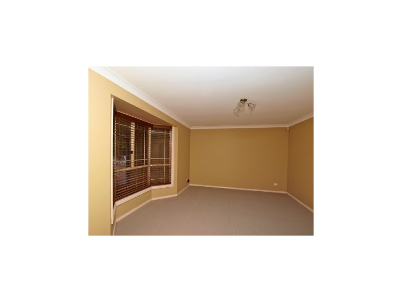 3 Mountbatten Place, Valentine NSW 2280