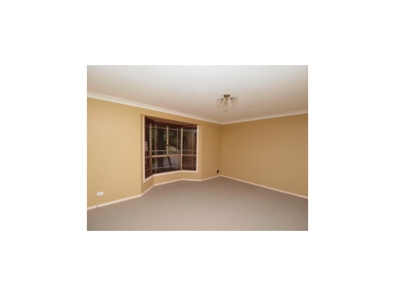 3 Mountbatten Place, Valentine NSW 2280
