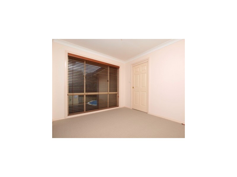 3 Mountbatten Place, Valentine NSW 2280