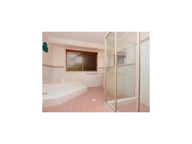 3 Mountbatten Place, Valentine NSW 2280