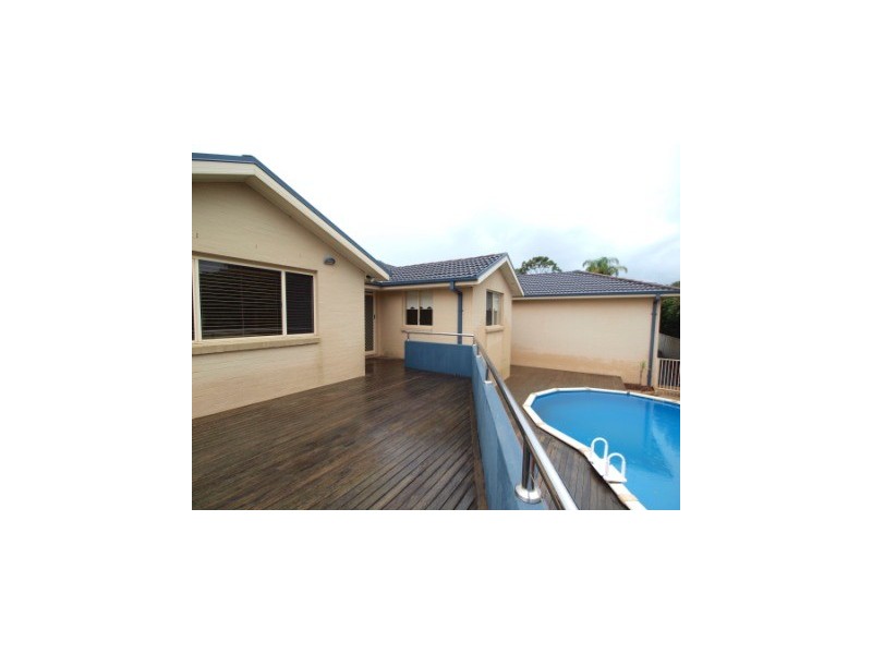 3 Mountbatten Place, Valentine NSW 2280