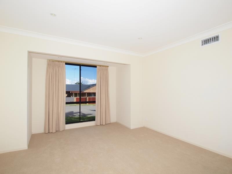 43 Hutchinson Street, Redhead NSW 2290