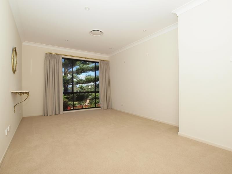 43 Hutchinson Street, Redhead NSW 2290