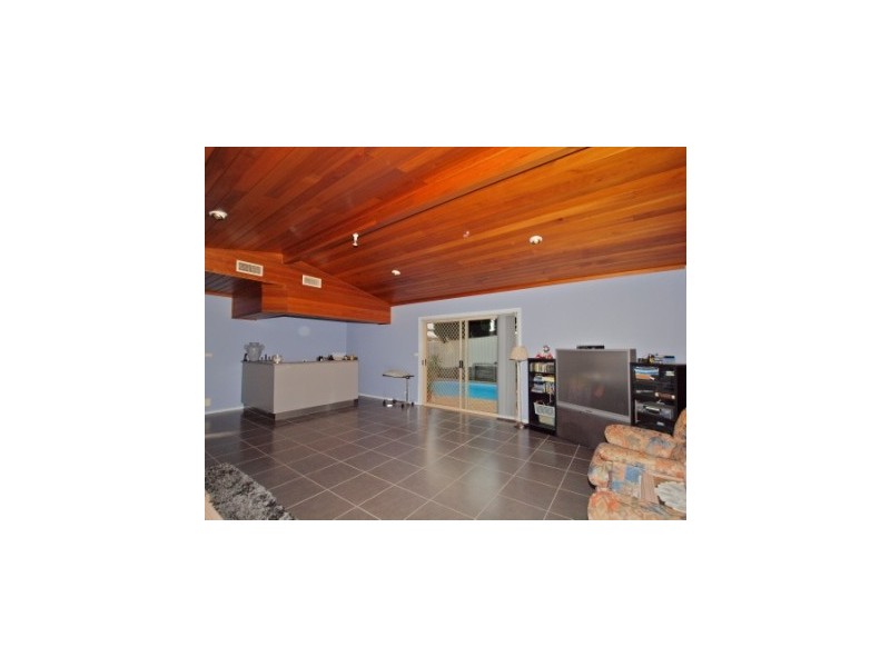 9 Agincourt Crescent, Valentine NSW 2280