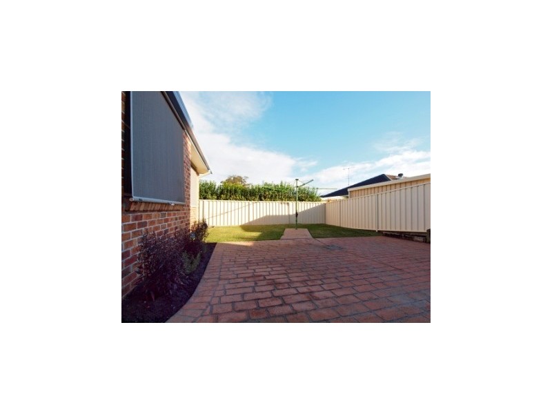 9 Agincourt Crescent, Valentine NSW 2280