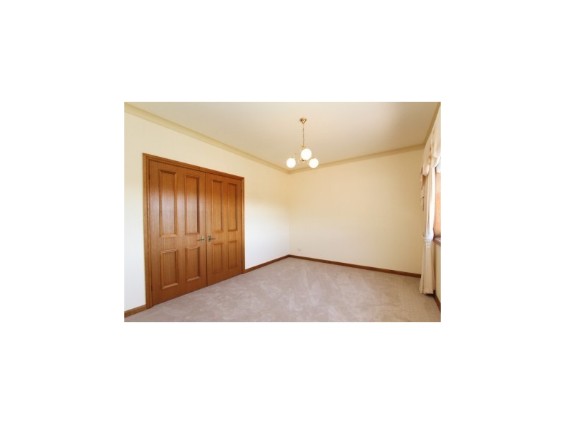 102 Regal Way, Valentine NSW 2280