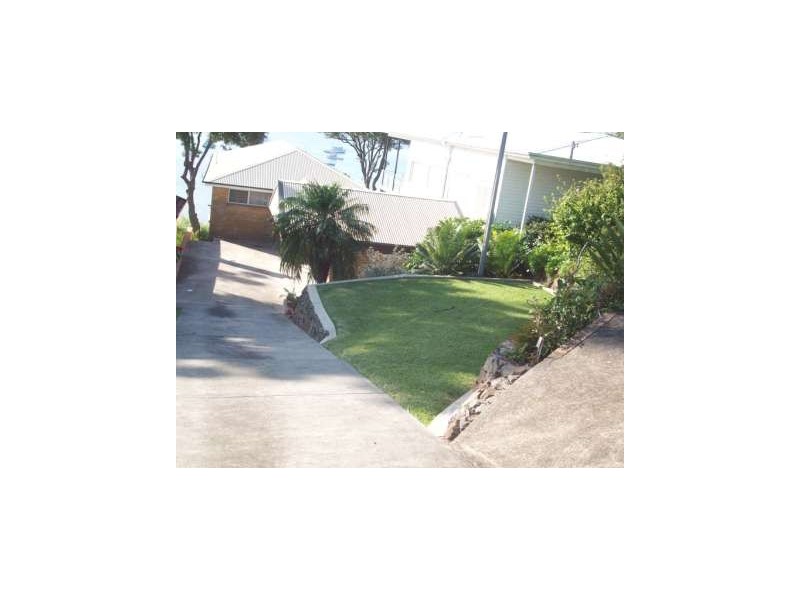 143 Marks Point Road, Marks Point NSW 2280