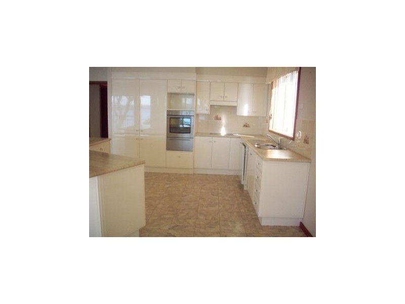 143 Marks Point Road, Marks Point NSW 2280