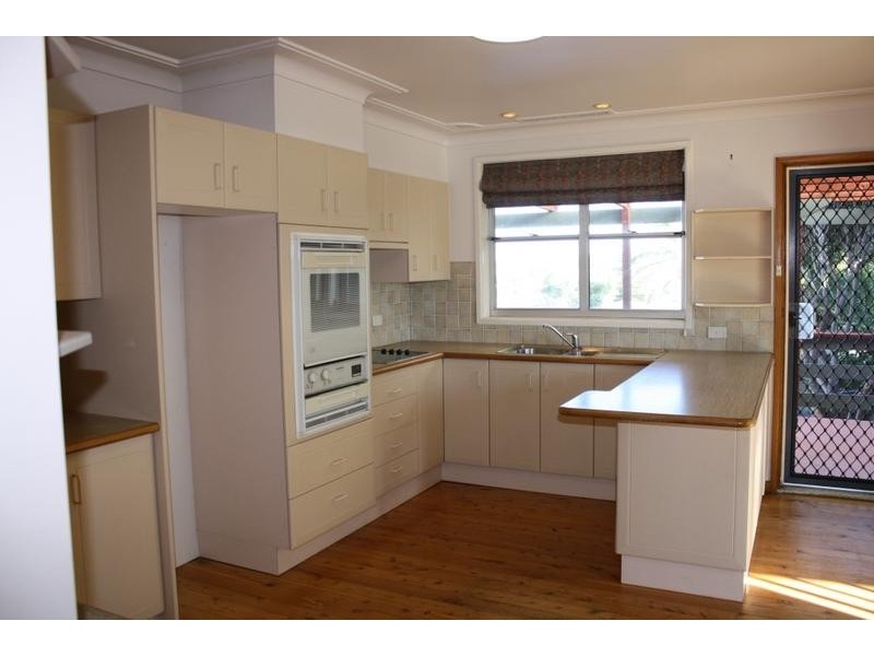 3 Ebsworth Street, Redhead NSW 2290