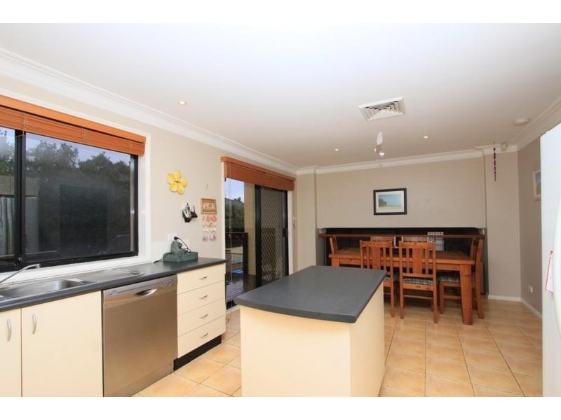 10 Callicoma Place, Redhead NSW 2290