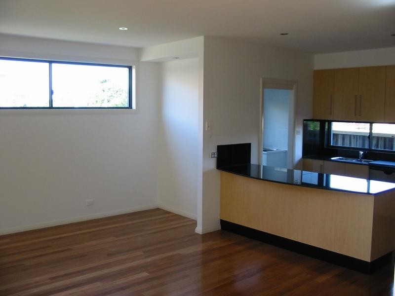 4/2 Seascape Drive, Redhead NSW 2290