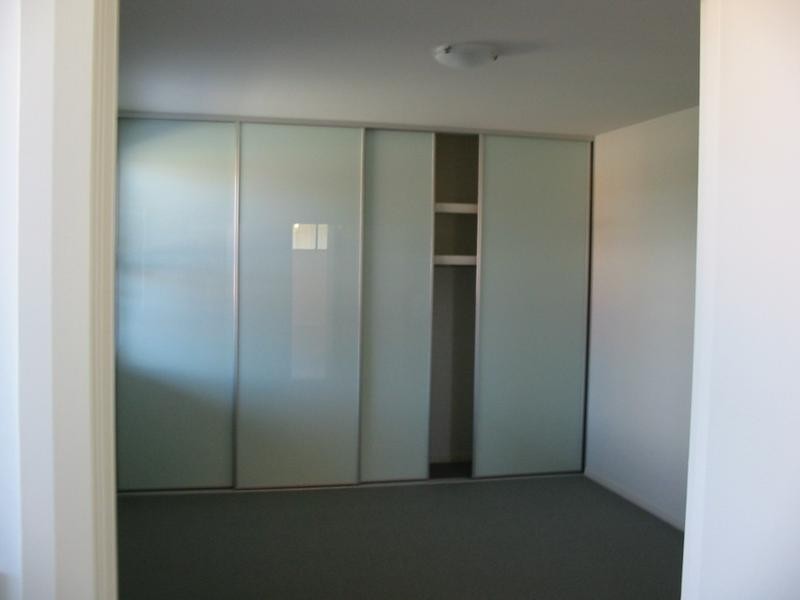 4/2 Seascape Drive, Redhead NSW 2290