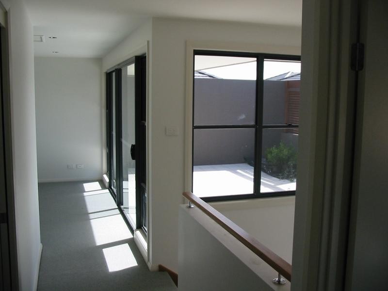 4/2 Seascape Drive, Redhead NSW 2290