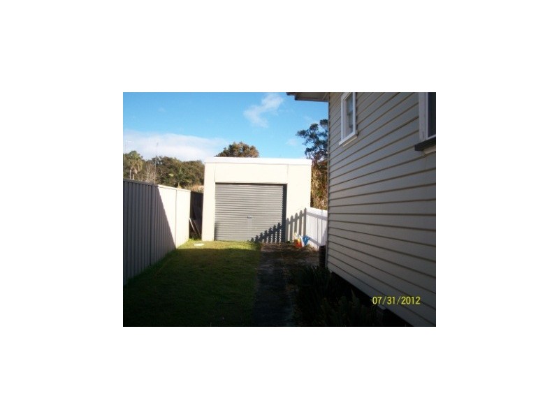 4 Narla Road, Belmont North NSW 2280