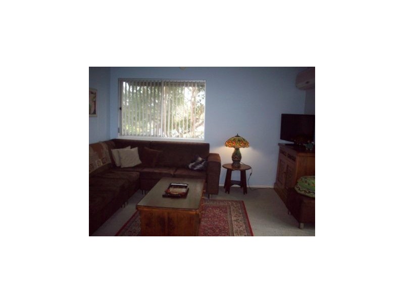 8 Hollway Street, Floraville NSW 2280