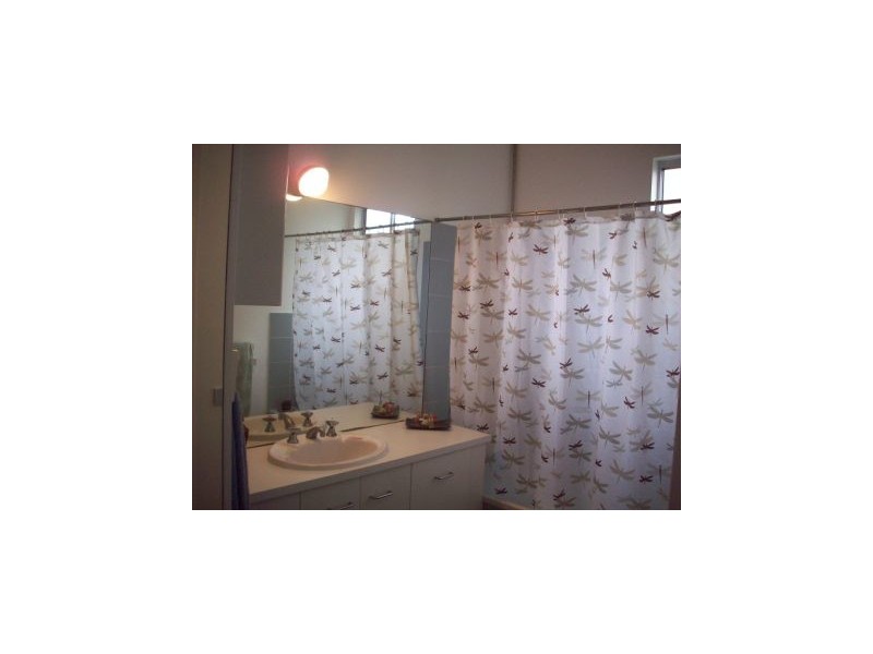 8 Hollway Street, Floraville NSW 2280