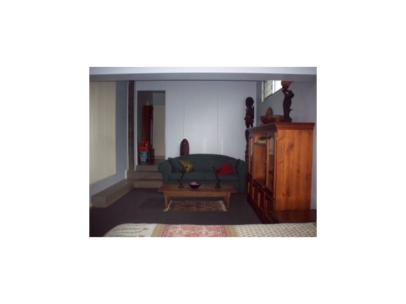 8 Hollway Street, Floraville NSW 2280