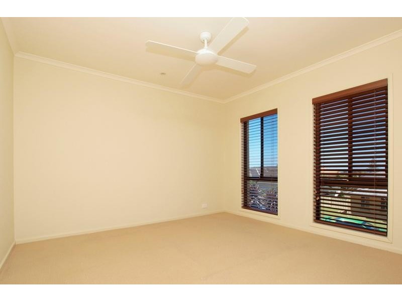 55 Geraldton Drive, Redhead NSW 2290