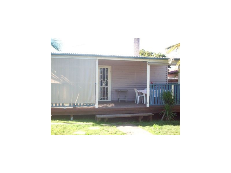 25 Albert Street, Belmont NSW 2280