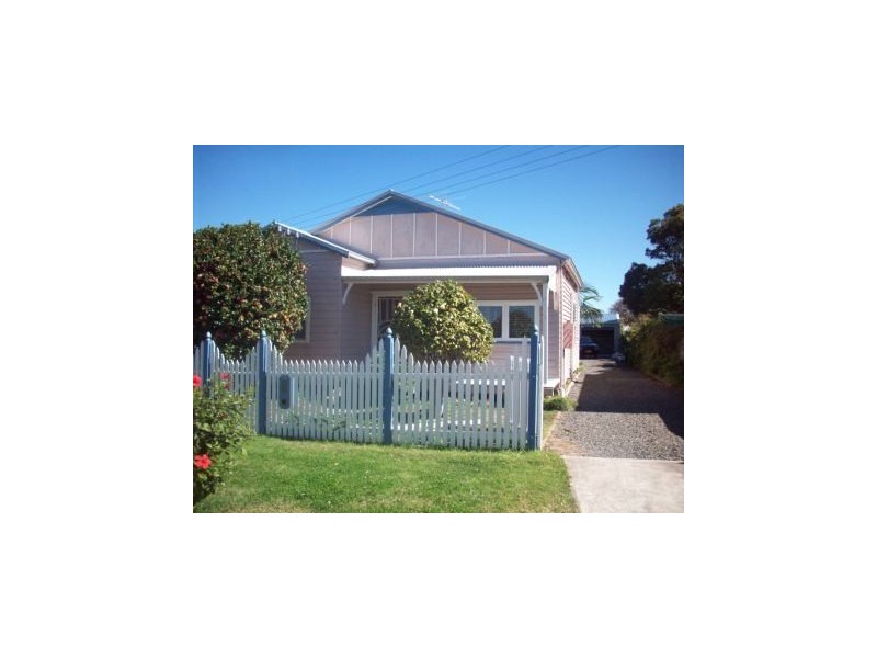 25 Albert Street, Belmont NSW 2280