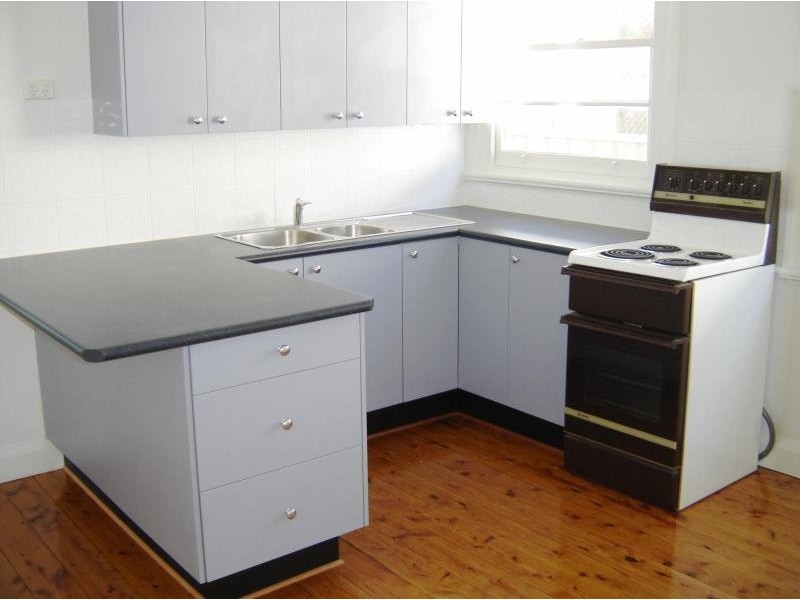 10 Swan STREET, Marks Point NSW 2280