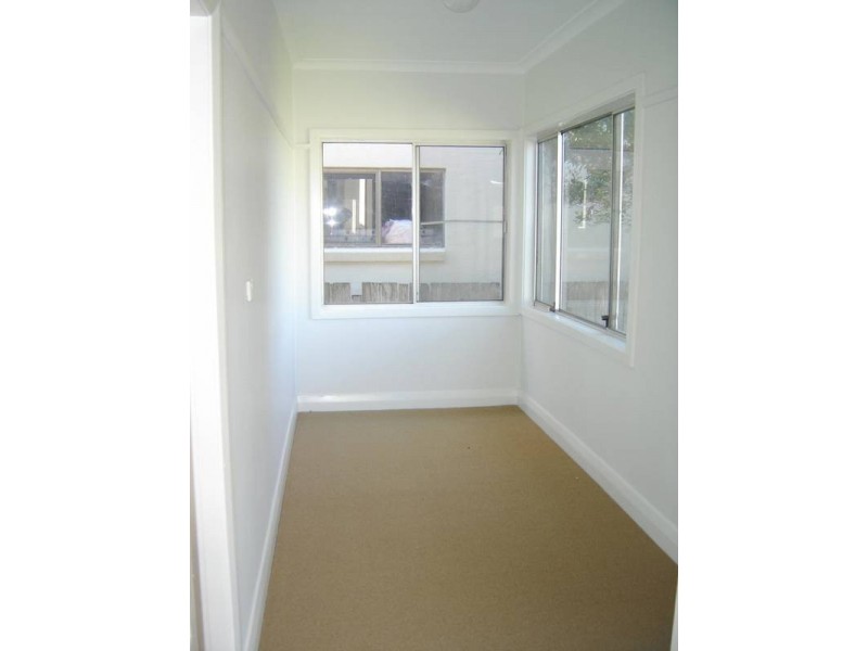 10 Swan STREET, Marks Point NSW 2280