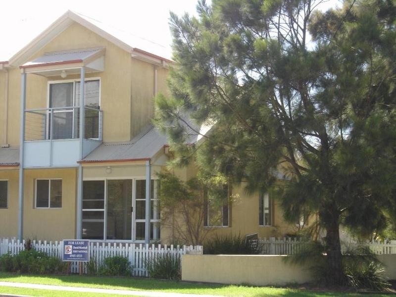 1/85 Evans (corner Tudor) St, Belmont NSW 2280
