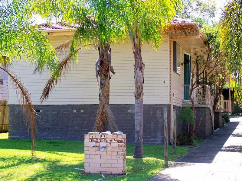 1/3 Laxton Cres, Belmont North NSW 2280