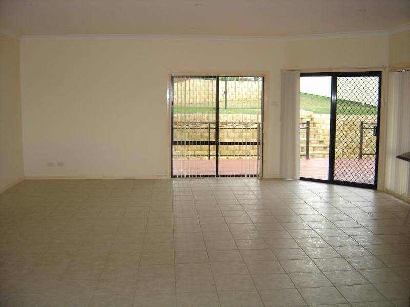 6 Jacky Close, Belmont NSW 2280