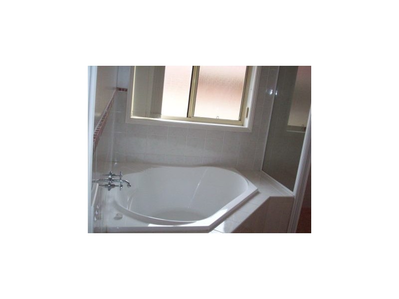 11 Eucalyptus Circuit, Warabrook NSW 2304