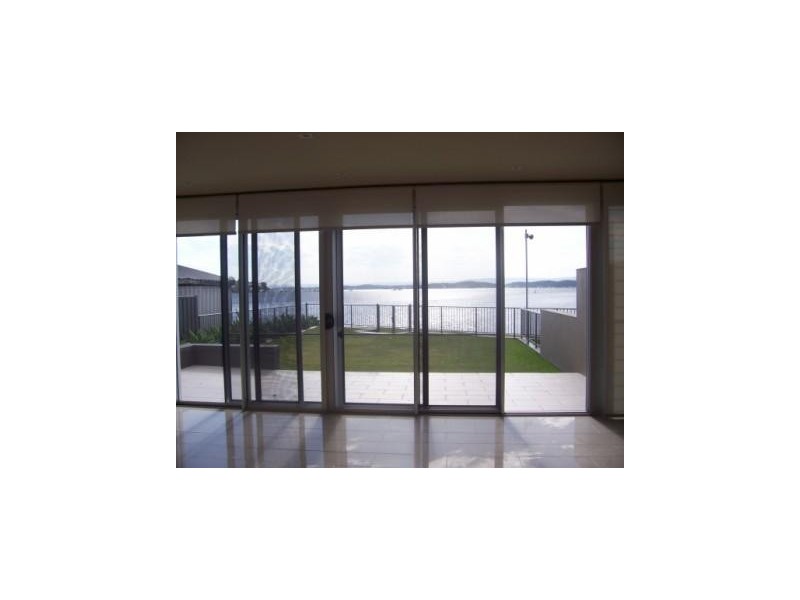 17a New Street, Belmont South NSW 2280