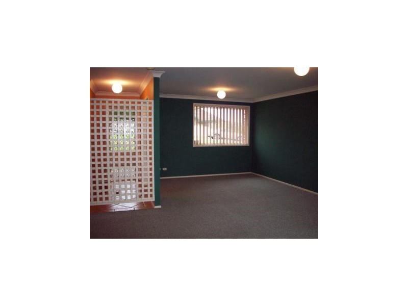 2 Bakeri Circuit, Warabrook NSW 2304