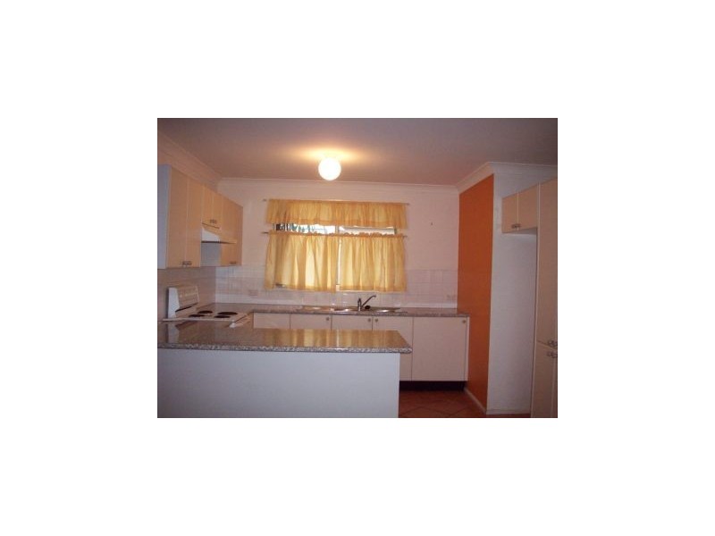 2 Bakeri Circuit, Warabrook NSW 2304