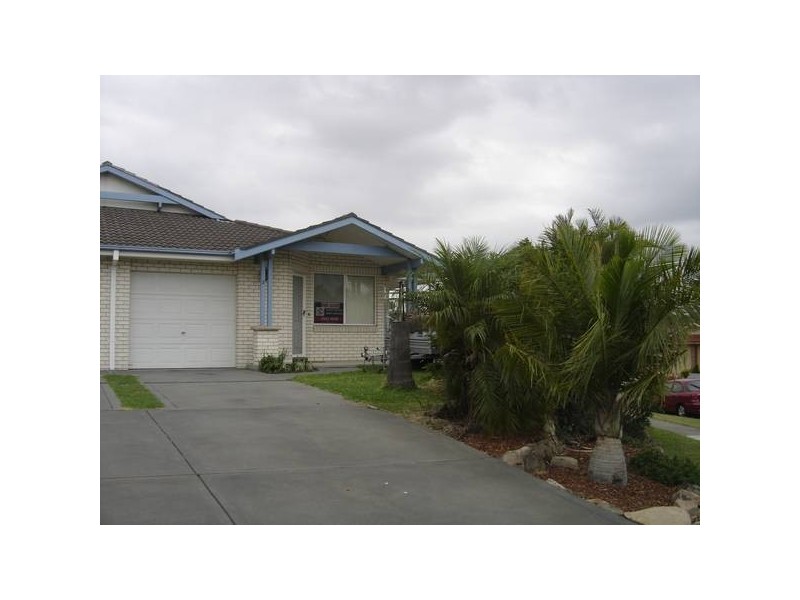 2/13 Bakeri Circuit, Warabrook NSW 2304