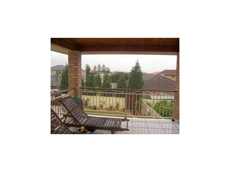 36 Geraldton Drive, Redhead NSW 2290