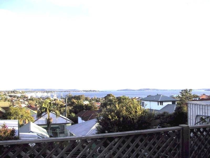 27 Vista Parade, Belmont NSW 2280