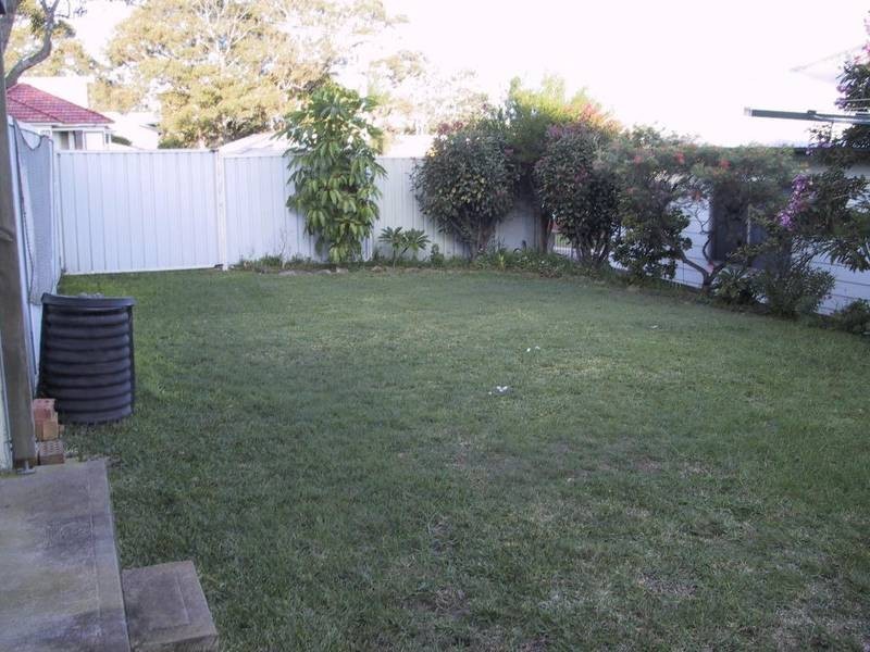 27 Vista Parade, Belmont NSW 2280