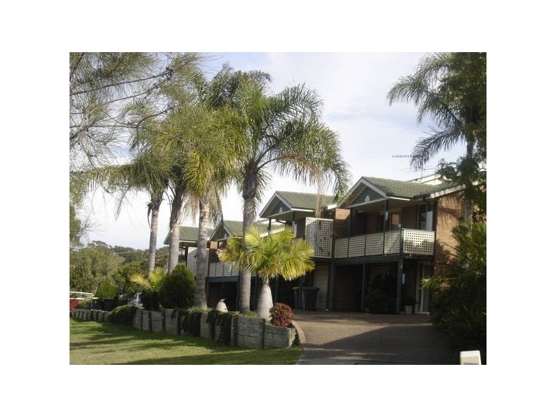 Bimbdeen Close, Belmont North NSW 2280